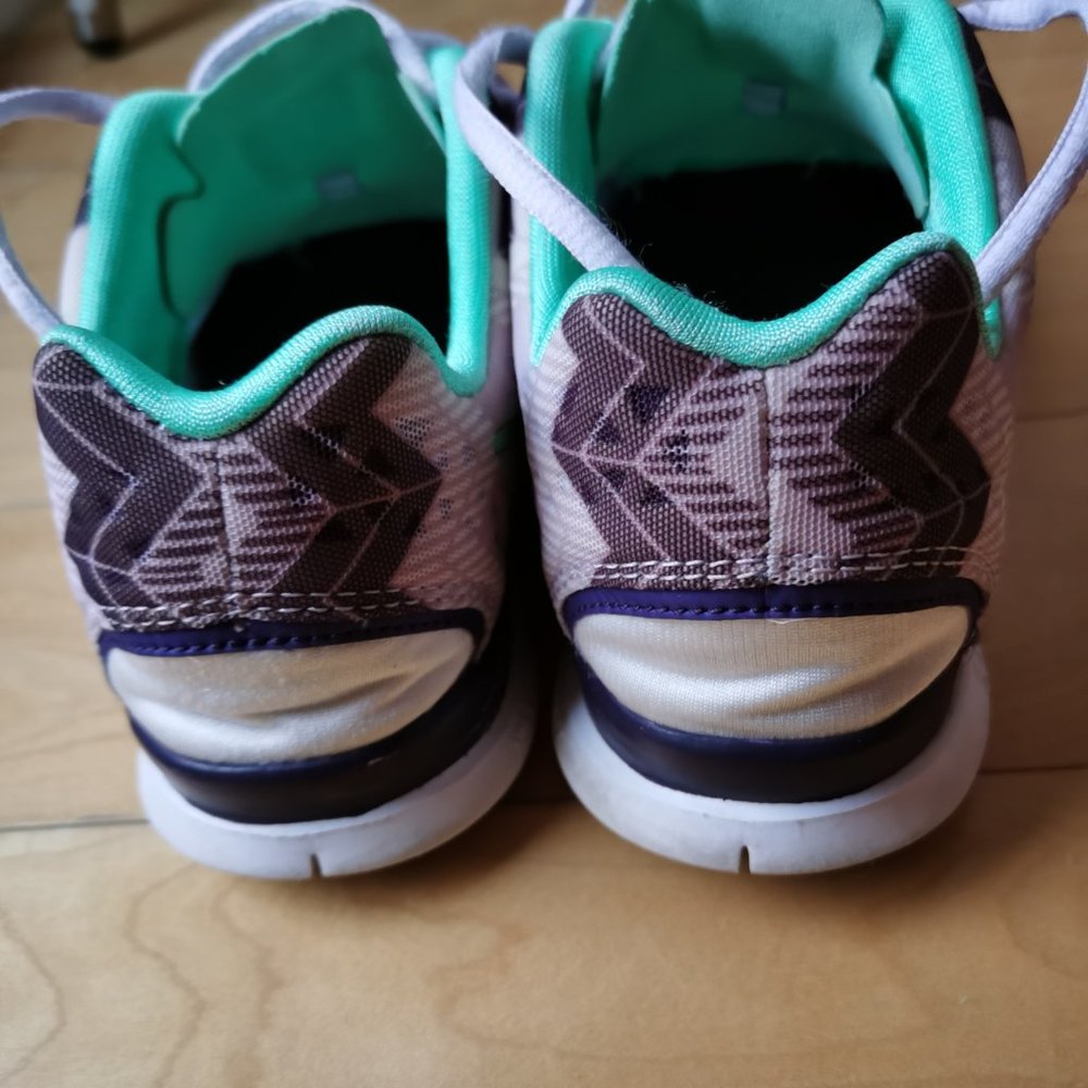 Nike Women's Free TR Fit 3 Print Training Sneakers - Picture 7 of 11